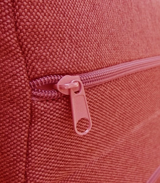 Reissverschluss-rot_Detail-Palermo-Palo-Extra-Moebelbezugsstoff-Matratzen-Compass Faltbare Matratze  70x200x11 cm rot Palermo